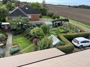 Garden & Surrounds- click for photo gallery